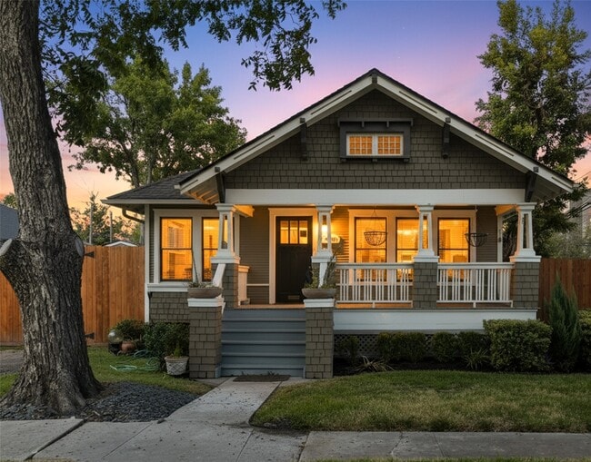 property at 601 W 18th St