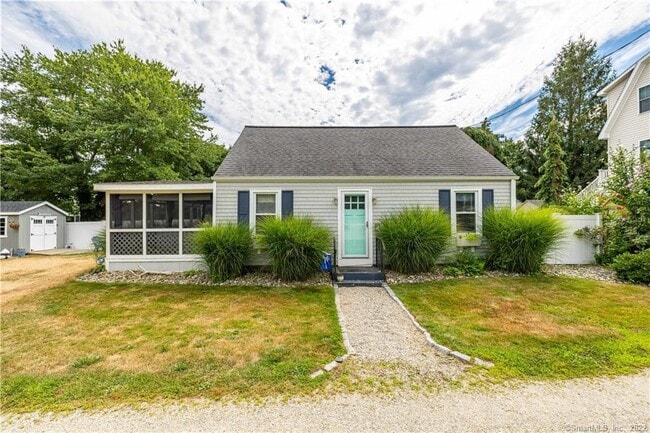 property at 4 Elinor Rd