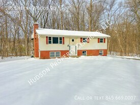 106 Gretna Woods Rd in Pleasant Valley, NY - Building Photo