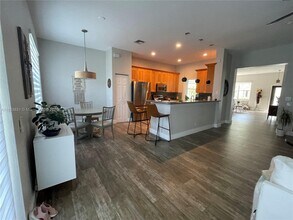 743 Tulip Cir in Weston, FL - Building Photo - Building Photo
