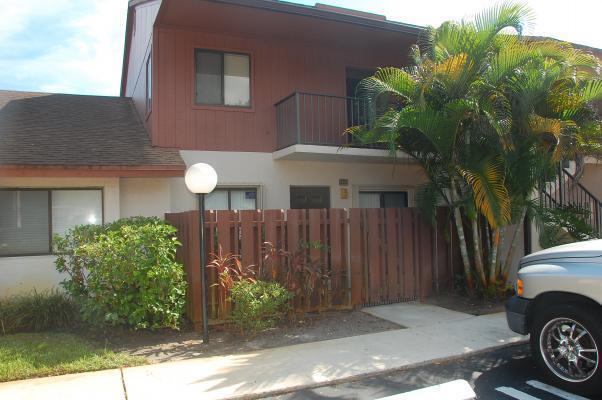 2445 SW 22nd Ave in Delray Beach, FL - Foto de edificio