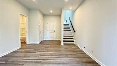 1479 Creekside Cir NW in Atlanta, GA - Building Photo - Building Photo