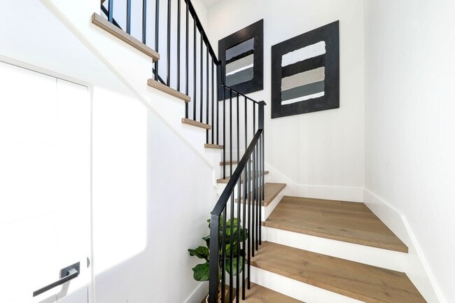 715 Narcissus, 2 in Newport Beach, CA - Building Photo - Building Photo