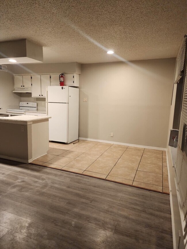 property at 924 San Pedro Dr SE