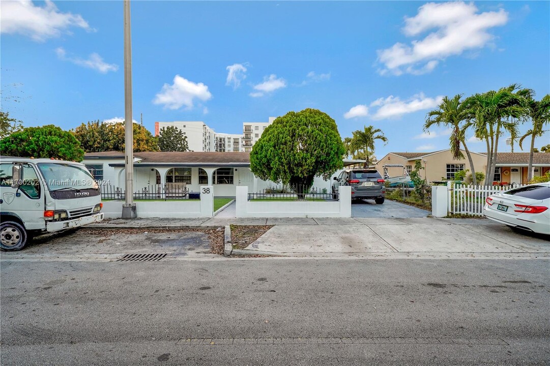 38 Essex Ave in Hialeah, FL - Building Photo