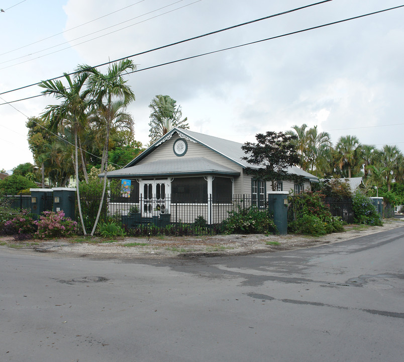 801 Middle St in Fort Lauderdale, FL - Building Photo