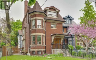 45 Rusholme Park Crescent in Toronto, ON - Building Photo