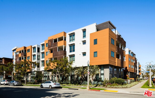 property at 6030 S Seabluff Dr