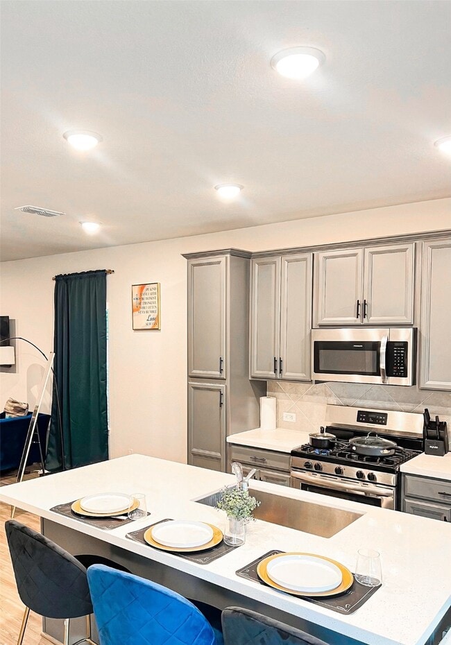 property at 6911 Calhoun Rd