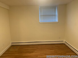 168 N Beacon St in Boston, MA - Building Photo