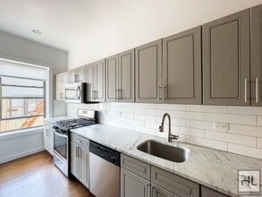 EASTERN PARKWAY / 2-Bed 1 Bath, Unit 6E in Brooklyn, NY - Building Photo - Building Photo