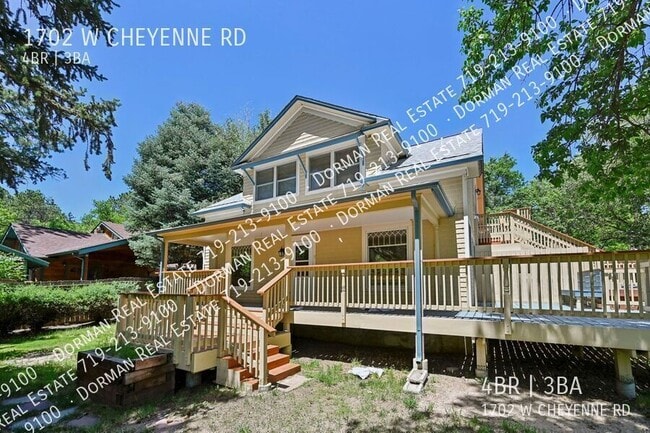 property at 1702 W Cheyenne Rd