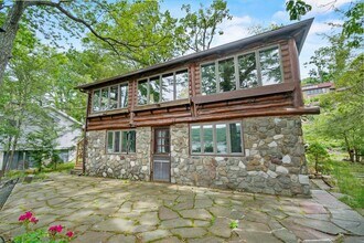 45 Woods Rd in Greenwood Lake, NY - Building Photo - Building Photo