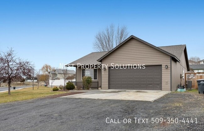 1525 S Bailey Ave in Moses Lake, WA - Building Photo - Building Photo