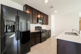 10952 SW 23rd Pl in Yukon, OK - Building Photo - Building Photo