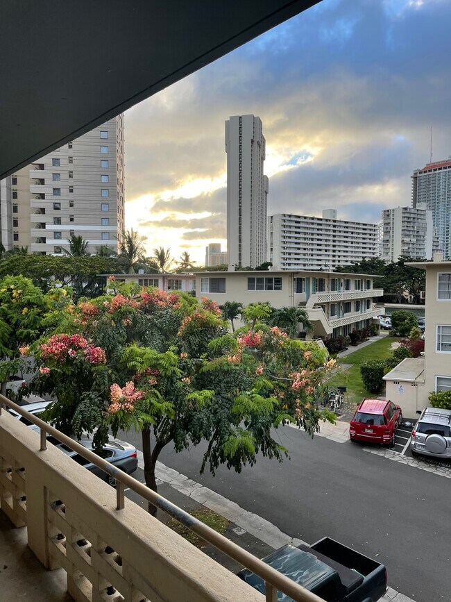 1819 Lipeepee St Rentals in Honolulu, HI