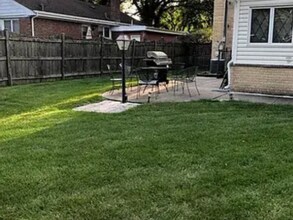 9225 Mason Ave in Morton Grove, IL - Building Photo - Building Photo