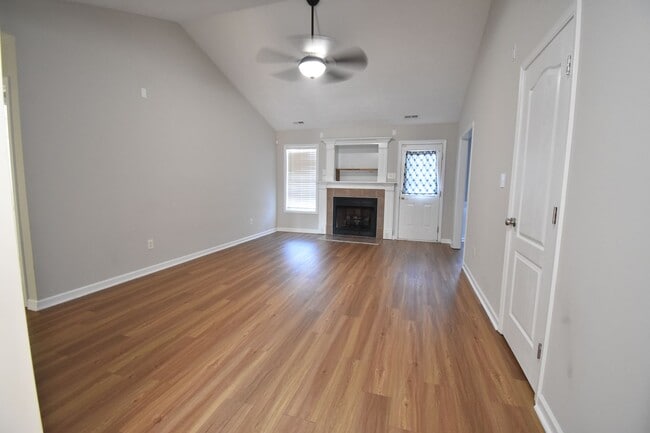 5609 Thackeray Dr in Fayetteville, NC - Building Photo - Building Photo