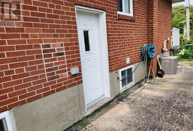 56 Arkley Crescent in Toronto, ON - Building Photo - Building Photo