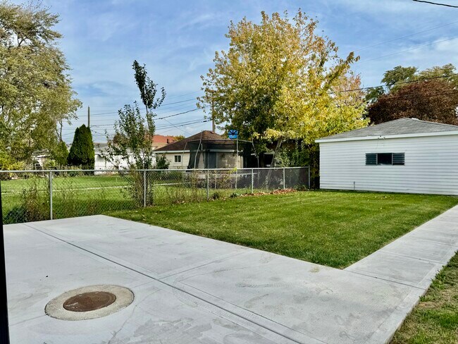 3135 S 53rd Ave, Unit 2 in Cicero, IL - Building Photo - Building Photo