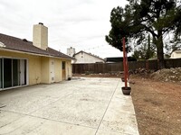 1564 W Candlewood Ave in Rialto, CA - Building Photo - Building Photo