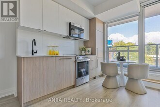 2369 Danforth Ave in Toronto, ON - Building Photo - Building Photo