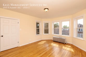 4959 N Albany Ave in Chicago, IL - Building Photo - Building Photo