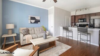 14807 Woodland Hills Dr, Unit 1107 in Humble, TX - Building Photo