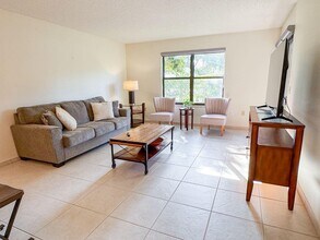 13035 Albright Ct in Wellington, FL - Building Photo - Building Photo