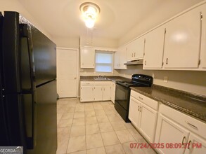 221 Williamson Mill Rd in Jonesboro, GA - Building Photo - Building Photo
