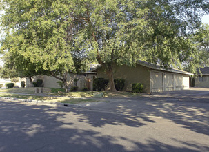 5207-5217 E Liberty Ave in Fresno, CA - Building Photo - Building Photo