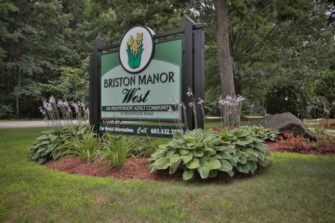 Briston Manor West in Bedford, NH - Foto de edificio