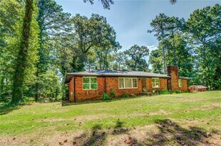 1288 Elva Dr SW in Atlanta, GA - Building Photo