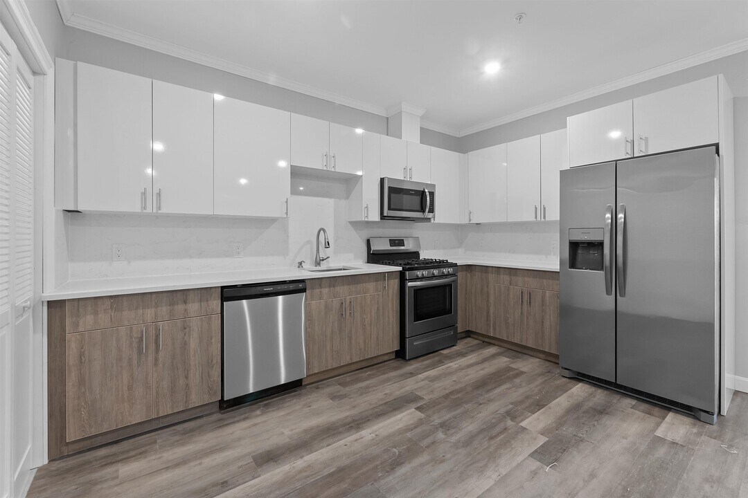 680 Grand St-Unit -505 in Jersey City, NJ - Building Photo