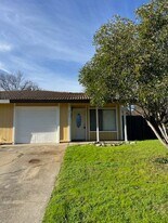 2559 S Whitney Blvd in Rocklin, CA - Building Photo