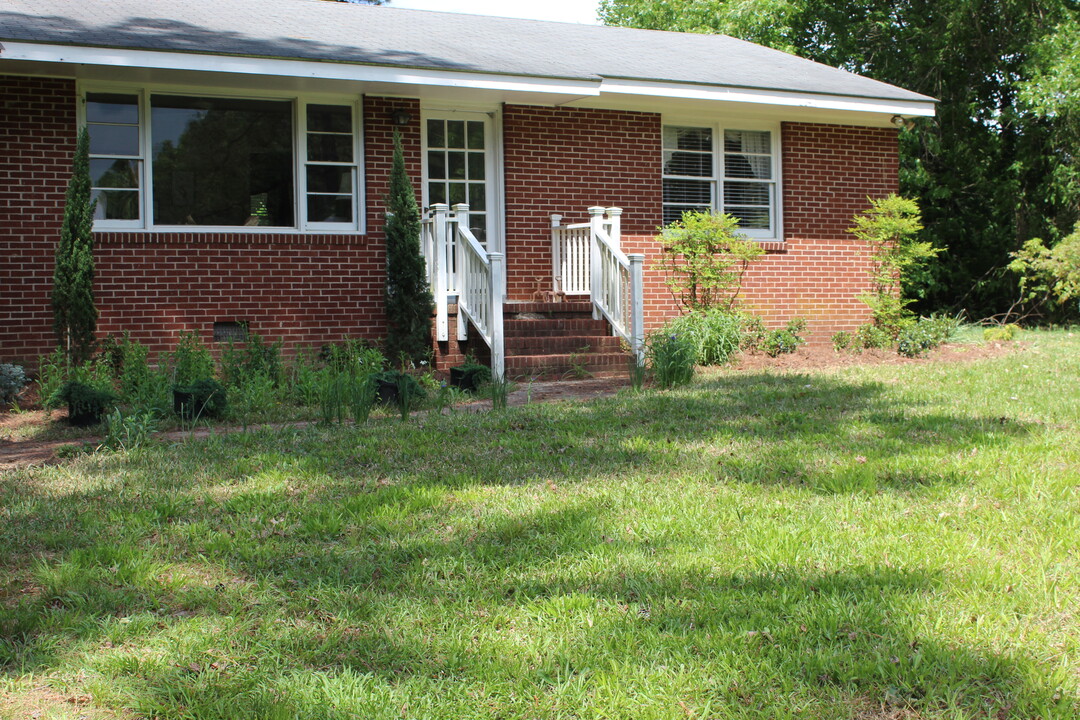 3206 Green Valley Dr in Sanford, NC - Building Photo