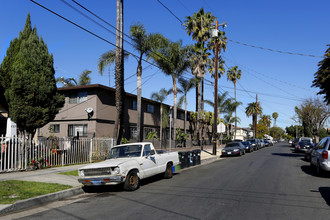 835 Bay View Ave in Wilmington, CA - Building Photo - Building Photo