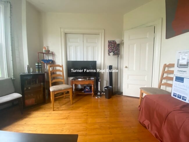 108 Central St, Unit 2L in Somerville, MA - Building Photo - Building Photo