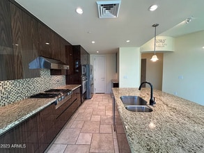 140 E Rio Salado Pkwy in Tempe, AZ - Foto de edificio - Building Photo