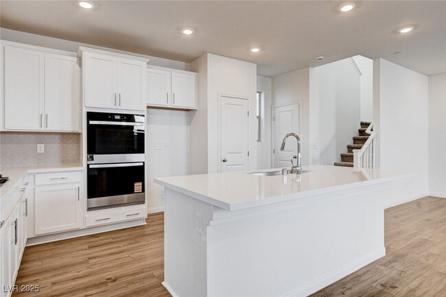 property at 1578 Crested Eagle St