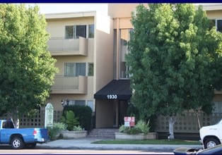 The Eagle Apartments in Redondo Beach, CA - Building Photo - Building Photo