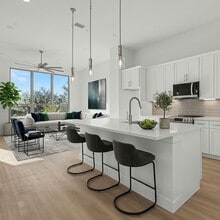 13351 Goodland St in Dallas, TX - Foto de edificio - Building Photo