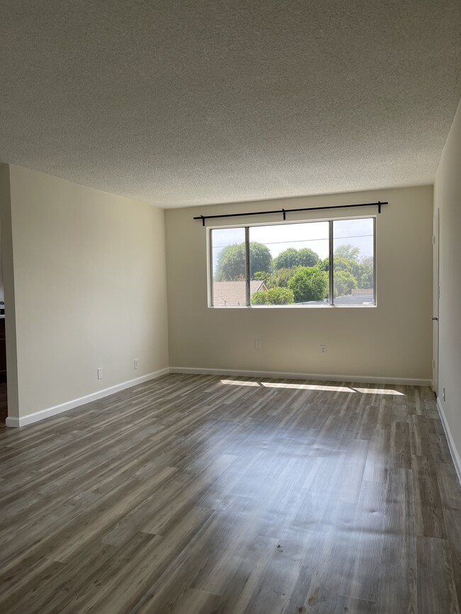 20258 Cohasset St, Unit 9 in Winnetka, CA - Building Photo - Building Photo