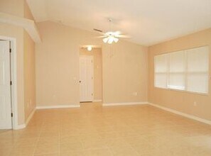7132 Waxwing Dr in New Port Richey, FL - Building Photo - Building Photo