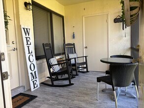 330 Knotty Pine Cir in Greenacres, FL - Building Photo - Building Photo