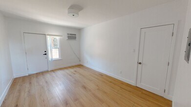 Lyman Place Apartments in Los Angeles, CA - Building Photo - Interior Photo