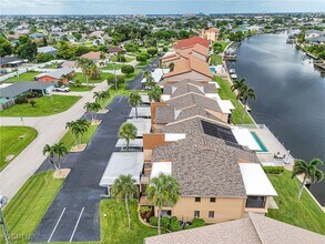 3722 SE 12th Ave in Cape Coral, FL - Building Photo - Building Photo