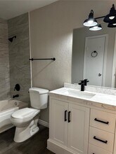 833 Riverside Dr in Coral Springs, FL - Building Photo - Building Photo