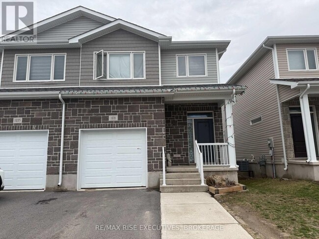 property at 1221 Max Cres