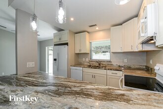 161 Kamal Pkwy in Cape Coral, FL - Building Photo - Building Photo